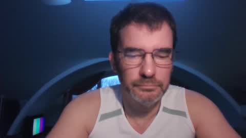 bikertom1988 online show from December 21, 2024, 2:47 pm