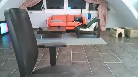 bikertom1988 online show from December 21, 2024, 5:51 pm