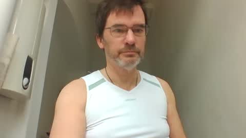 bikertom1988 online show from February 1, 2025, 11:54 am