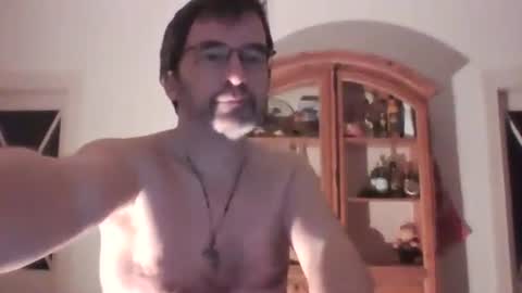 bikertom1988 online show from February 2, 2025, 2:17 am