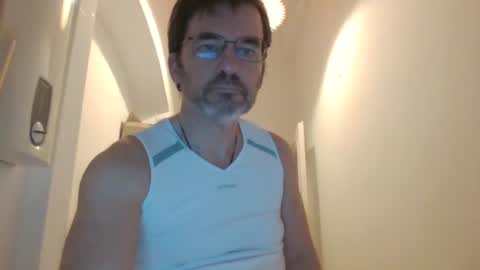 bikertom1988 online show from February 16, 2025, 12:19 am