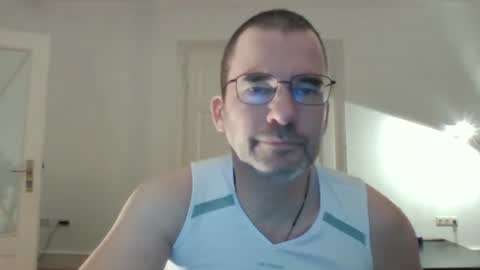 bikertom1988 online show from February 23, 2025, 10:53 pm