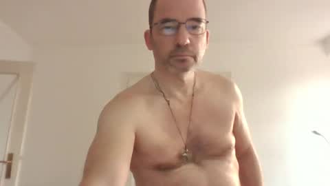 bikertom1988 online show from February 24, 2025, 7:00 am