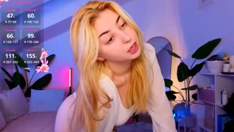 Eve and Hannah online show from November 21, 2025, 6:28 pm