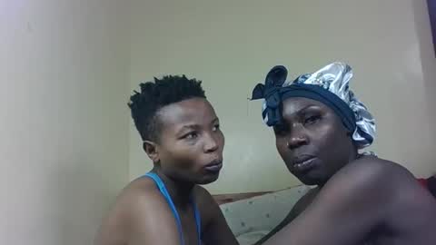 Snapshot of black_divas1 chatting on February 10, 2026, 5:22 am black_divas1 online show from February 10, 2026, 5:22 am