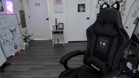 Snapshot of blackberryfizz chatting on February 5, 2026, 8:57 pm Ella online show from February 5, 2026, 8:57 pm