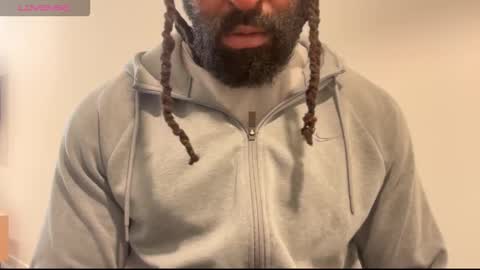 Snapshot of blackmuscles77 chatting on March 1, 2026, 1:02 pm blackmuscles77 online show from March 1, 2026, 1:02 pm