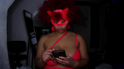 Queen Siren online show from December 5, 2024, 9:39 am