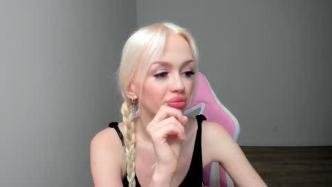 Snapshot of blondesoulmate chatting on December 4, 2024, 12:52 am Elisa online show from December 4, 2024, 12:52 am