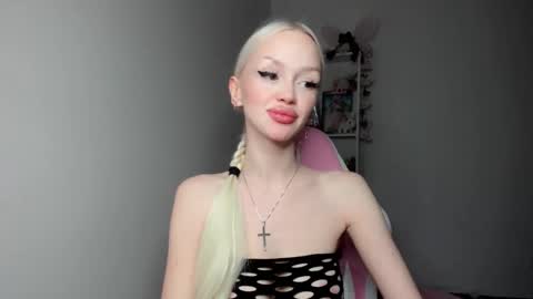 Snapshot of blondesoulmate chatting on February 27, 2025, 10:42 pm Elisa online show from February 27, 2025, 10:42 pm