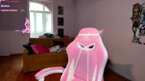 Snapshot of blondesoulmate chatting on October 27, 2025, 6:17 am Elisa online show from October 27, 2025, 6:17 am