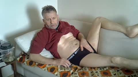 Snapshot of bluehot59 chatting on October 19, 2025, 8:26 am blue online show from October 19, 2025, 8:26 am