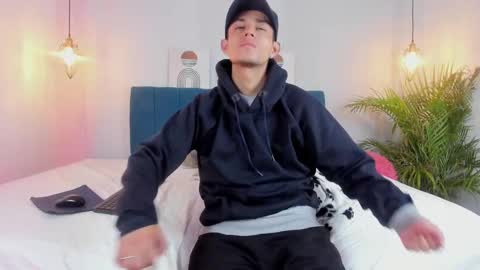 Snapshot of bonny_and_carrot chatting on February 19, 2025, 1:40 am bonny_and_carrot online show from February 19, 2025, 1:40 am