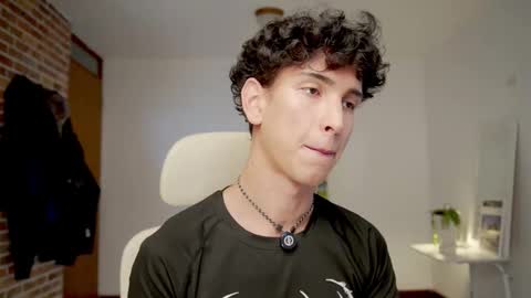 Bream online show from December 15, 2025, 1:37 pm