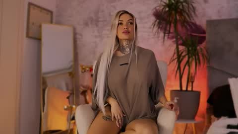 BriannaXmoon online show from February 14, 2026, 6:37 pm