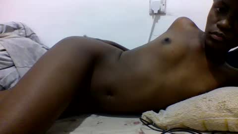 Snapshot of bouncy_vee chatting on February 27, 2026, 1:38 am bouncy_vee online show from February 27, 2026, 1:38 am