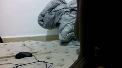 Snapshot of bouncy_vee chatting on February 28, 2026, 12:17 pm bouncy_vee online show from February 28, 2026, 12:17 pm