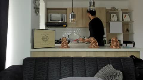 bradleymartin7 online show from February 9, 2025, 5:33 pm