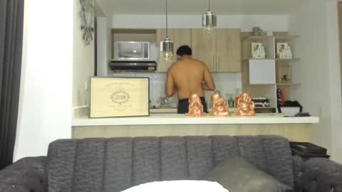 bradleymartin7 online show from March 1, 2025, 2:26 am