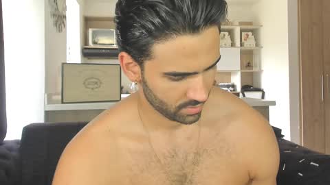 bradleymartin7 online show from March 1, 2025, 5:38 pm