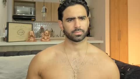 bradleymartin7 online show from November 5, 2025, 11:38 pm