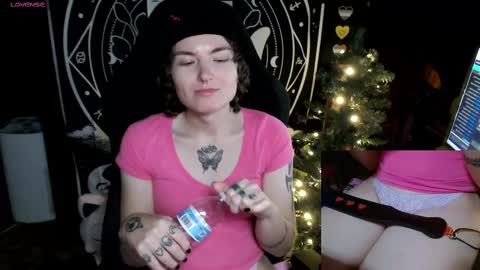 Snapshot of brandiwrld999 chatting on December 21, 2024, 3:25 am BrandiWRLD999 online show from December 21, 2024, 3:25 am