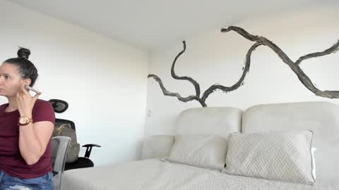    online show from January 24, 2025, 12:31 pm