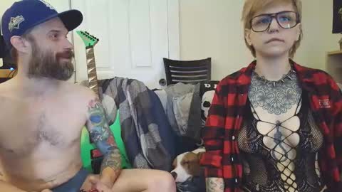 Snapshot of brt37 chatting on March 5, 2026, 1:34 am Canadiantryoncouple online show from March 5, 2026, 1:34 am