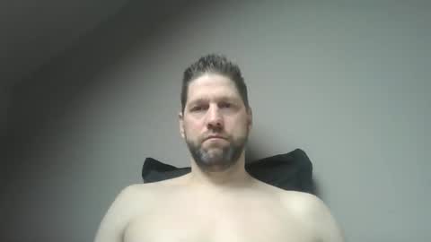 bubblebee1982 online show from February 1, 2026, 8:35 am