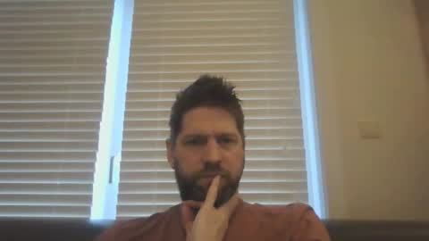 bubblebee1982 online show from February 24, 2026, 7:17 am