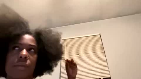 Snapshot of bubblezthedoll chatting on March 2, 2026, 5:08 am Bubblez the Doll online show from March 2, 2026, 5:08 am