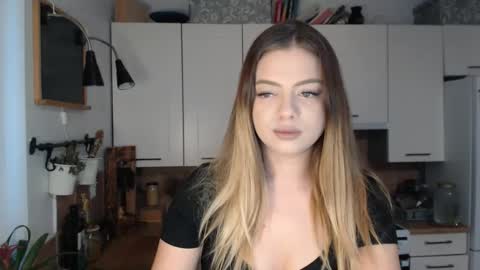 Snapshot of buffyextasy chatting on January 13, 2026, 7:57 am Buffy online show from January 13, 2026, 7:57 am