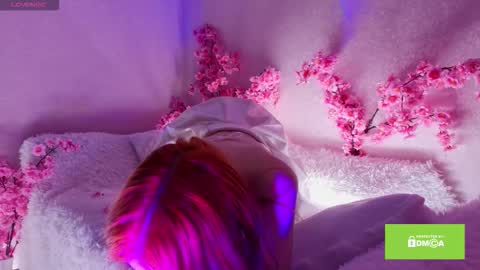 Kira online show from February 5, 2026, 2:33 pm