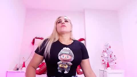 Snapshot of c_fox_ chatting on December 21, 2025, 3:13 am Carolina online show from December 21, 2025, 3:13 am