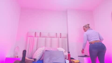 Snapshot of c_fox_ chatting on January 9, 2026, 3:09 am Carolina online show from January 9, 2026, 3:09 am