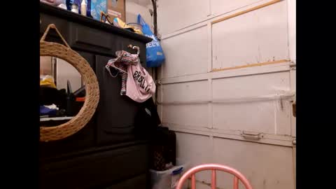 Camden online show from October 3, 2025, 1:24 am