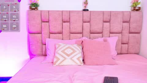 Snapshot of camiluxe chatting on January 8, 2026, 8:44 pm camiluxe online show from January 8, 2026, 8:44 pm