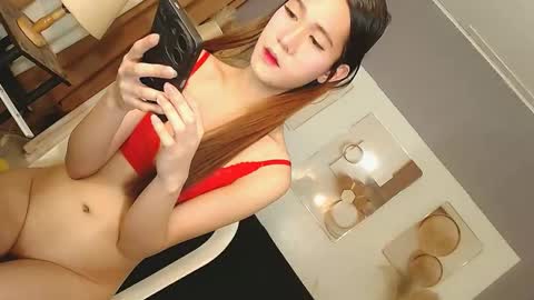 Snapshot of candy_asian69 chatting on February 18, 2026, 12:23 pm Candy online show from February 18, 2026, 12:23 pm