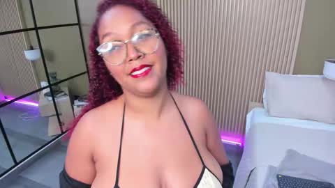 Snapshot of caramel_curls chatting on October 3, 2025, 3:47 am Caramelo Curls online show from October 3, 2025, 3:47 am