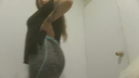 Snapshot of caravibugue chatting on December 14, 2024, 7:18 am caravibugue online show from December 14, 2024, 7:18 am