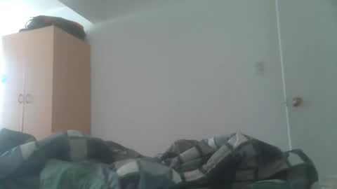 Snapshot of caravibugue chatting on December 16, 2024, 9:31 pm caravibugue online show from December 16, 2024, 9:31 pm