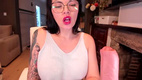 Snapshot of carlaconnortv chatting on January 19, 2025, 4:25 pm Carla Connor online show from January 19, 2025, 4:25 pm