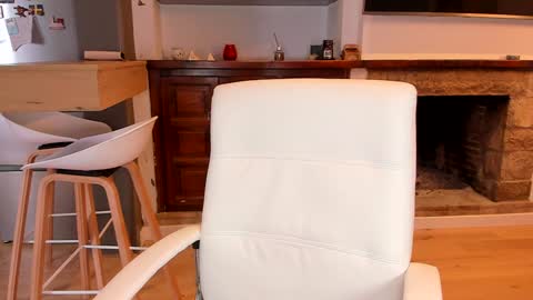 Snapshot of carlaconnortv chatting on January 25, 2025, 12:47 pm Carla Connor online show from January 25, 2025, 12:47 pm