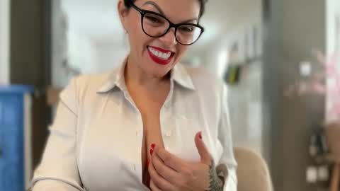 Snapshot of carlaconnortv chatting on October 8, 2025, 10:24 am Carla Connor online show from October 8, 2025, 10:24 am