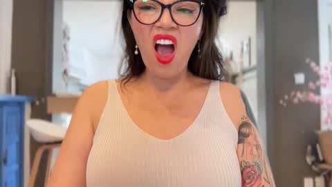 Snapshot of carlaconnortv chatting on October 10, 2025, 8:57 am Carla Connor online show from October 10, 2025, 8:57 am