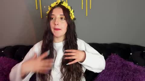 Snapshot of carolinediaz_3 chatting on December 9, 2024, 1:34 pm online show from December 9, 2024, 1:34 pm