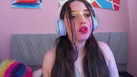 Snapshot of carolinediaz_3 chatting on December 12, 2024, 4:53 pm online show from December 12, 2024, 4:53 pm