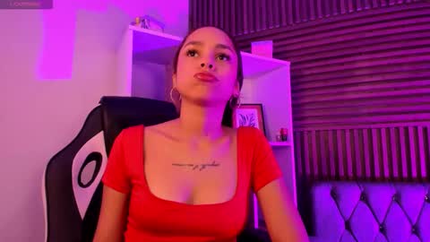 Caroline online show from February 12, 2026, 2:01 pm