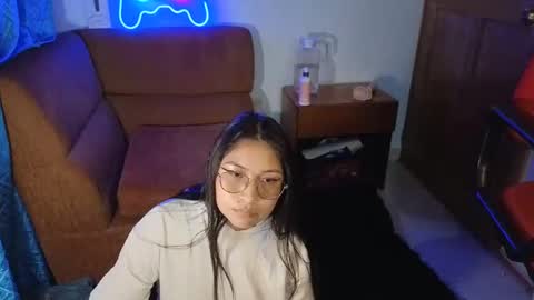 Snapshot of caroll_luna chatting on December 12, 2024, 8:25 am kitty online show from December 12, 2024, 8:25 am