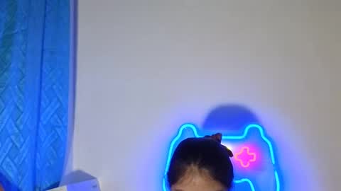 Snapshot of caroll_luna chatting on December 14, 2024, 8:45 am kitty online show from December 14, 2024, 8:45 am